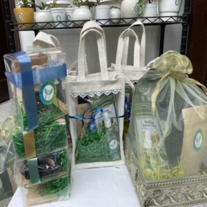 CUSTOM GIFT HAMPERS